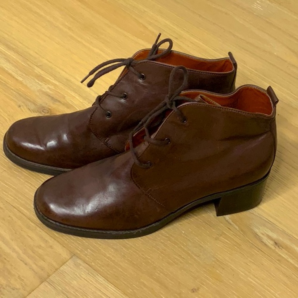 Etienne Aigner “Chuck” brown leather boots